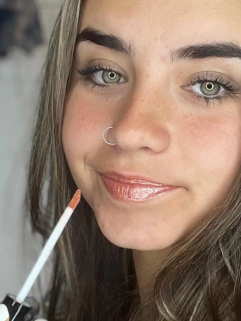 Sparkles & Lace Beauty - Peach Muscat Lip Lustre